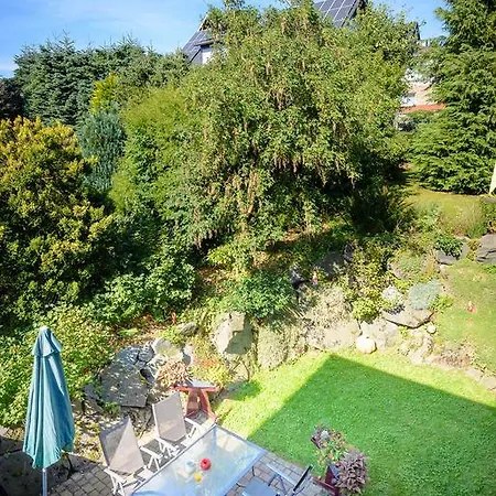 Haus Quentin بيت ضيافة 4*